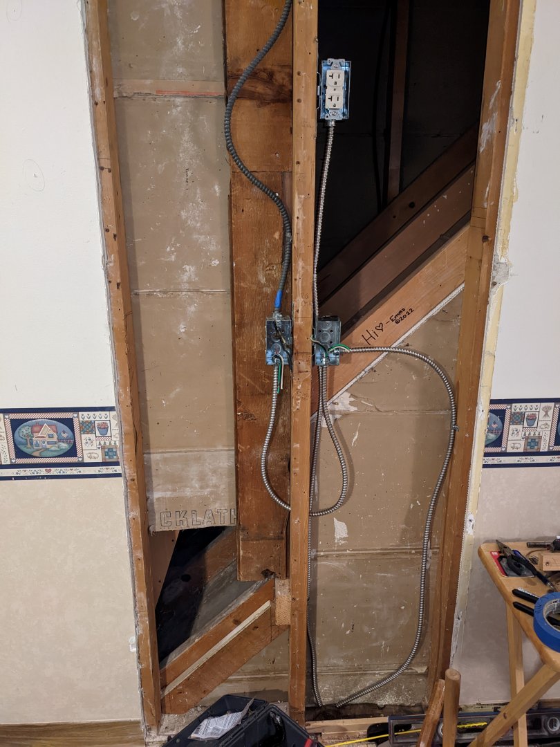Kitchen east wall wiring.jpg